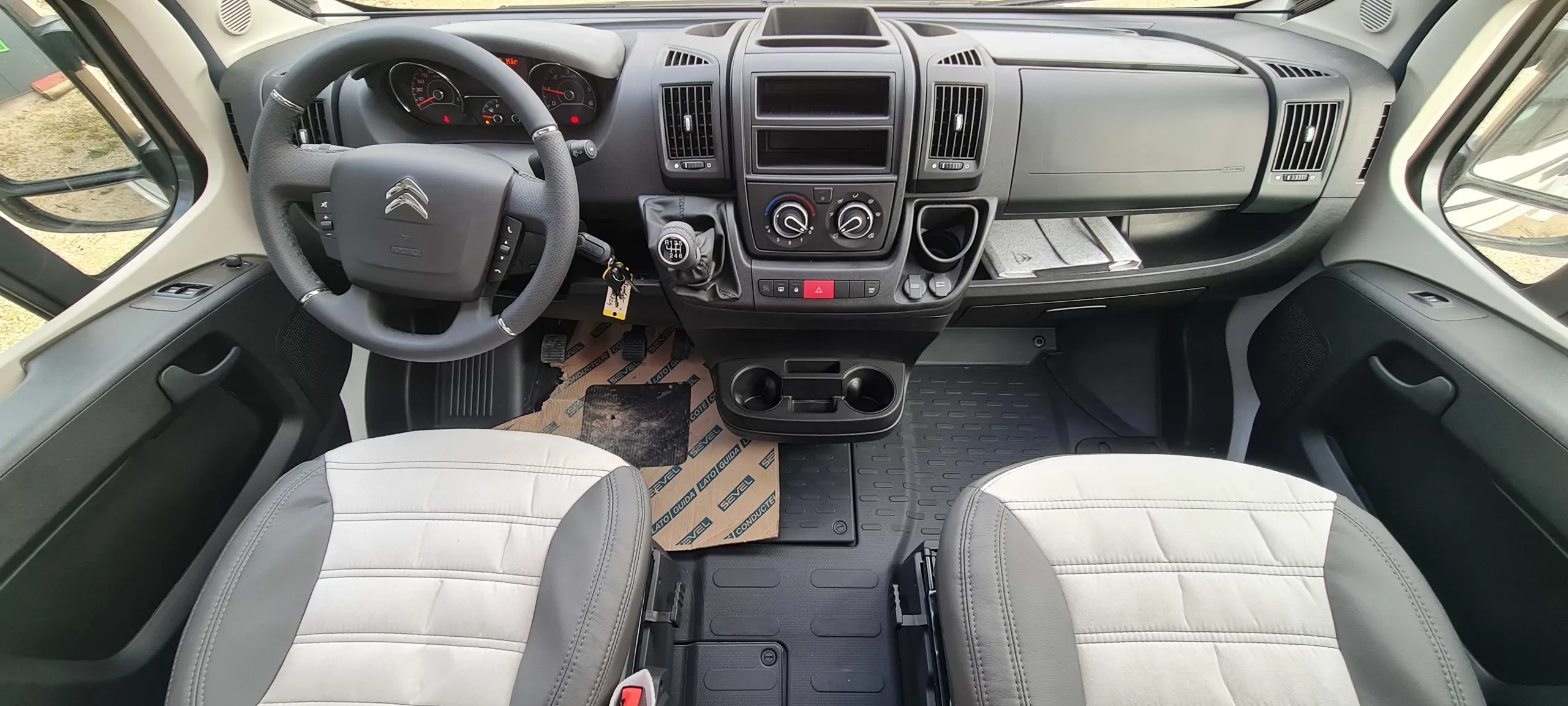 Image SUNLIGHT V 60 DESTOCKAGE 