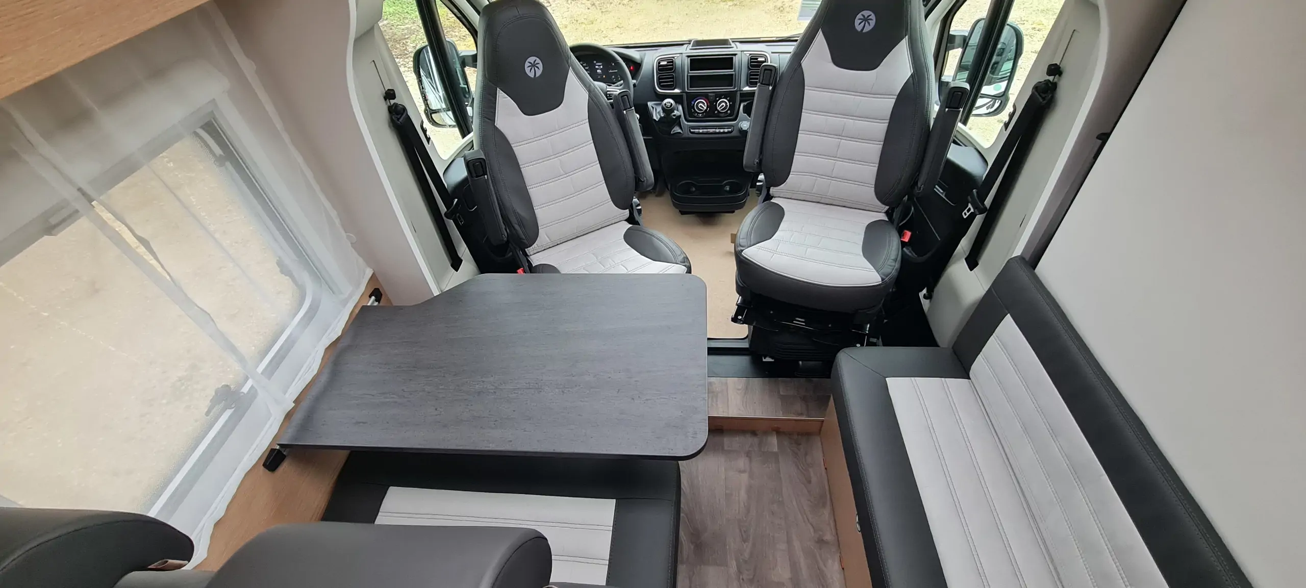 Image SUNLIGHT V 67 S 