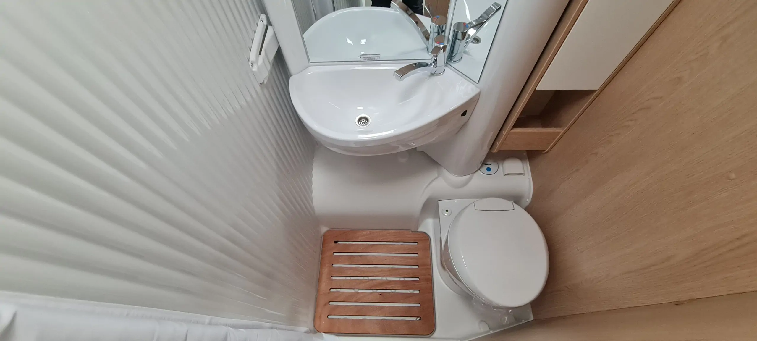 Image SUNLIGHT V 67 S 