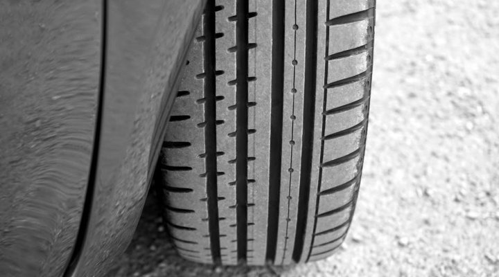 Contrôle continu des pneus, les conseils d'entretien automobile de KIA à Jaux