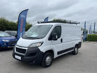 Voir le détail de l'offre de cette PEUGEOT Boxer Fg 333 L1H1 2.2 BlueHDi S&S 140ch Asphalt de 2021 en vente à partir de 277.99 €  / mois