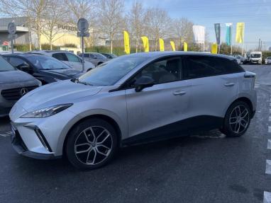Voir le détail de l'offre de cette MG MOTOR MG4 EV 204ch - 64kWh Luxury MY23 de 2024 en vente à partir de 28 599 €