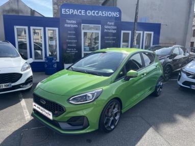 Voir le détail de l'offre de cette FORD Fiesta 1.5 EcoBoost 200ch ST 5p de 2023 en vente à partir de 247.8 €  / mois